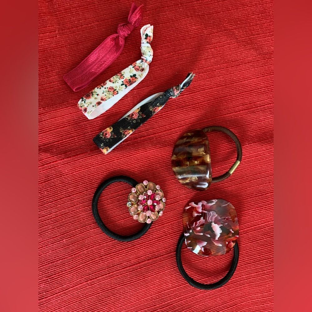 Floral and Tortoise Shell Hair Accessories Set